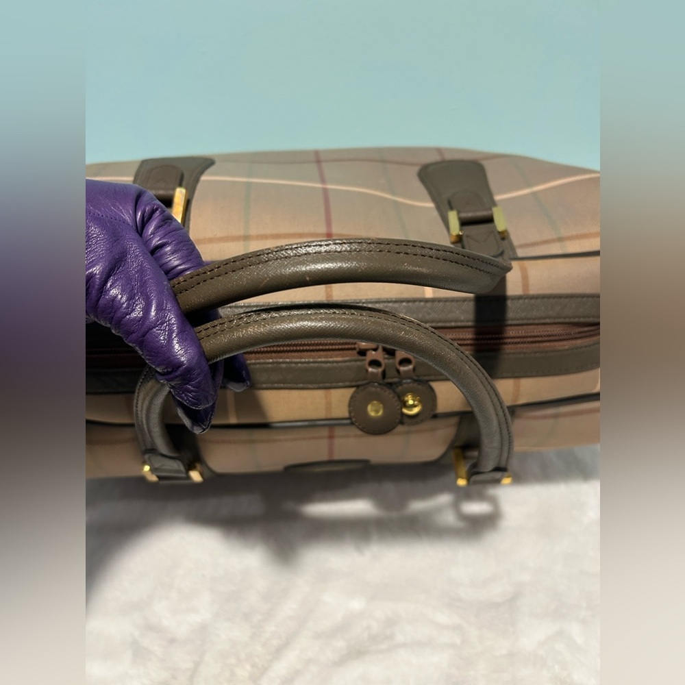 Burberry Nova Plaid Travel Bag 40cm. Authentic and Pre-owned. Great condition. - Picture 2 of 9